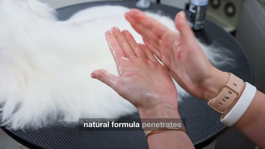 Video TAURO PRO LINE Pure Nature magic coat oil, coat care oil for dogs 250 ml - 1